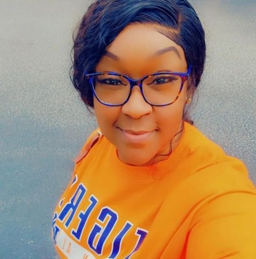 Meet your Posher, Darnessa